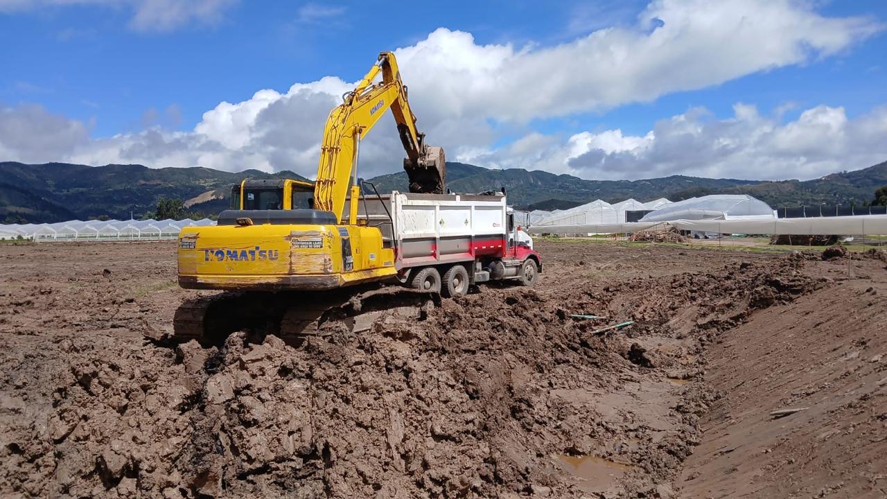 Geotec - Geotec - Excavaciones - movimiento de tierras - construcción de reservorios